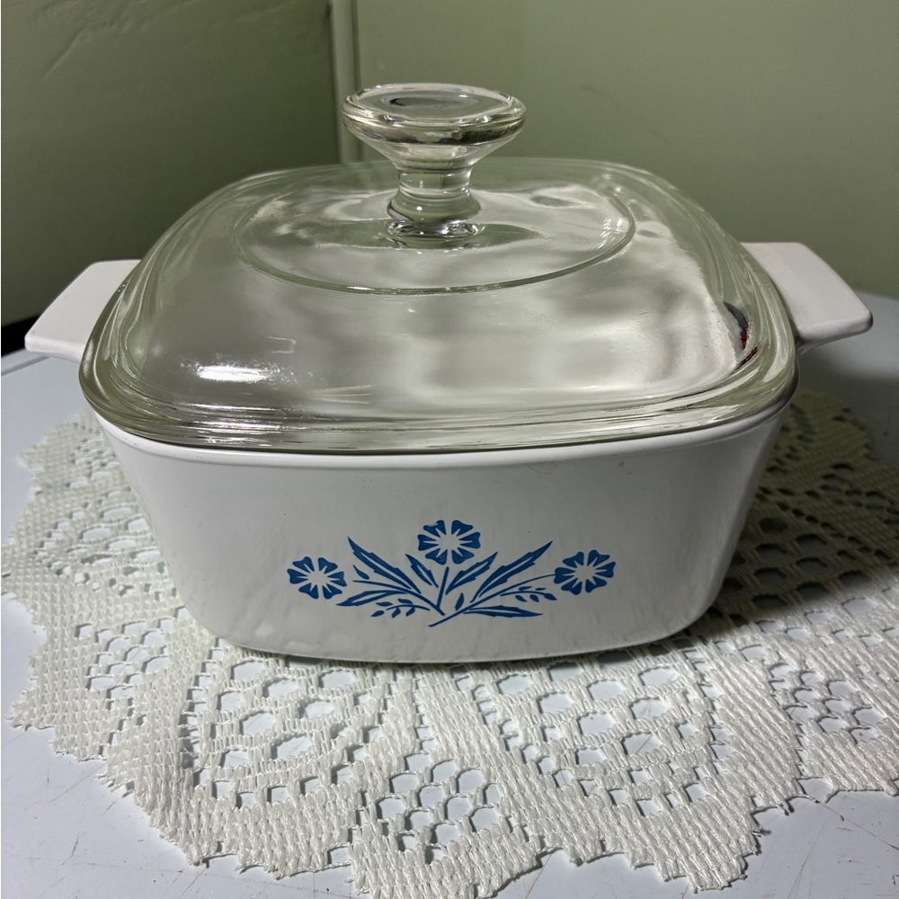 Vintage 1 1/2 Quart Casserole Dish with Lid Blue Cornflower